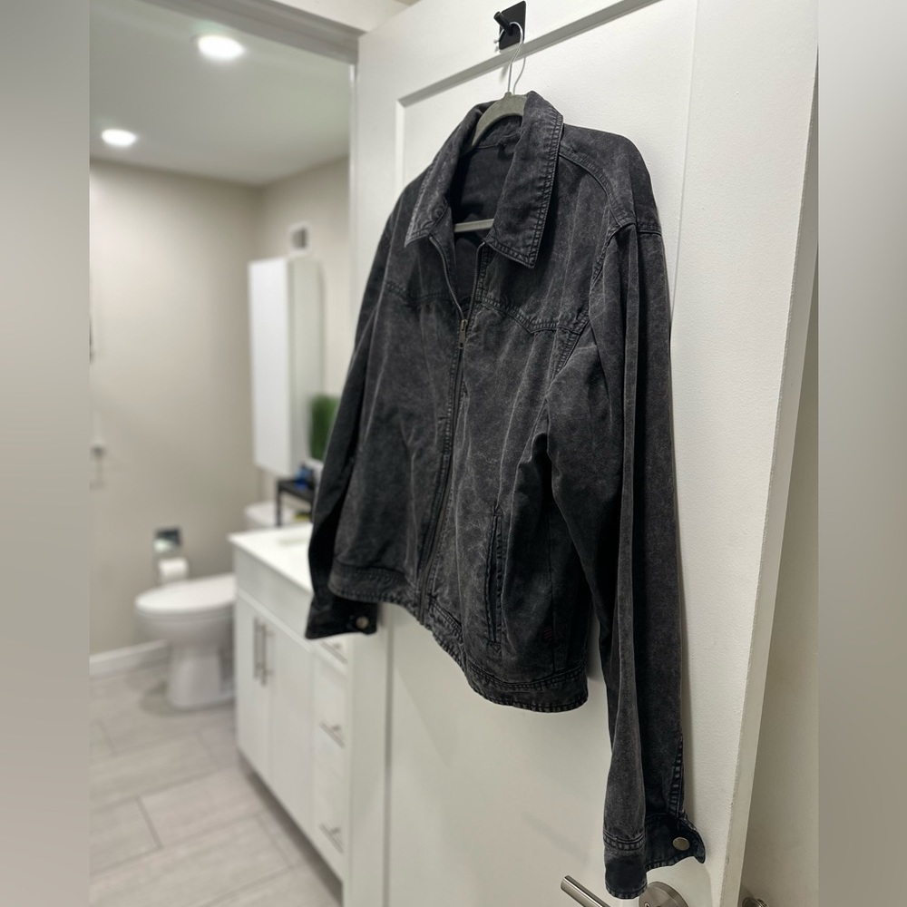 Pre-Owed Men’s Urban Outfitters BDG Gray Denim Jacket